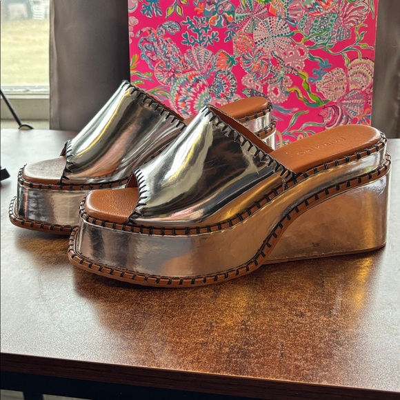 Farm Rio Sample Silver Wedge Mule Sandal - Picture 2 of 14